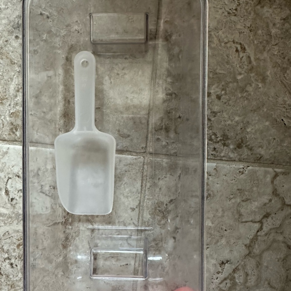 Pink and Clear Ice Containers - Picture 4 of 5